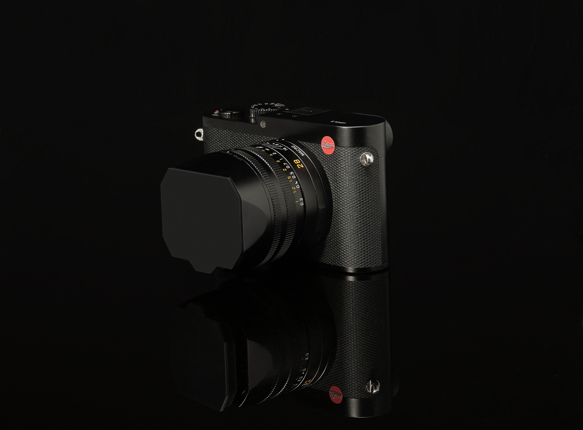 Leica Q Cap ON