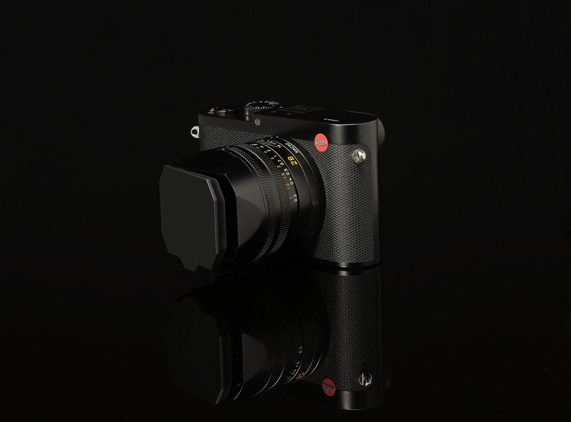 Leica Q Cap Off